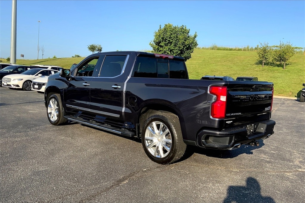 Used 2022 Chevrolet Silverado 1500 High Country with VIN 2GCUDJED1N1512353 for sale in Kansas City