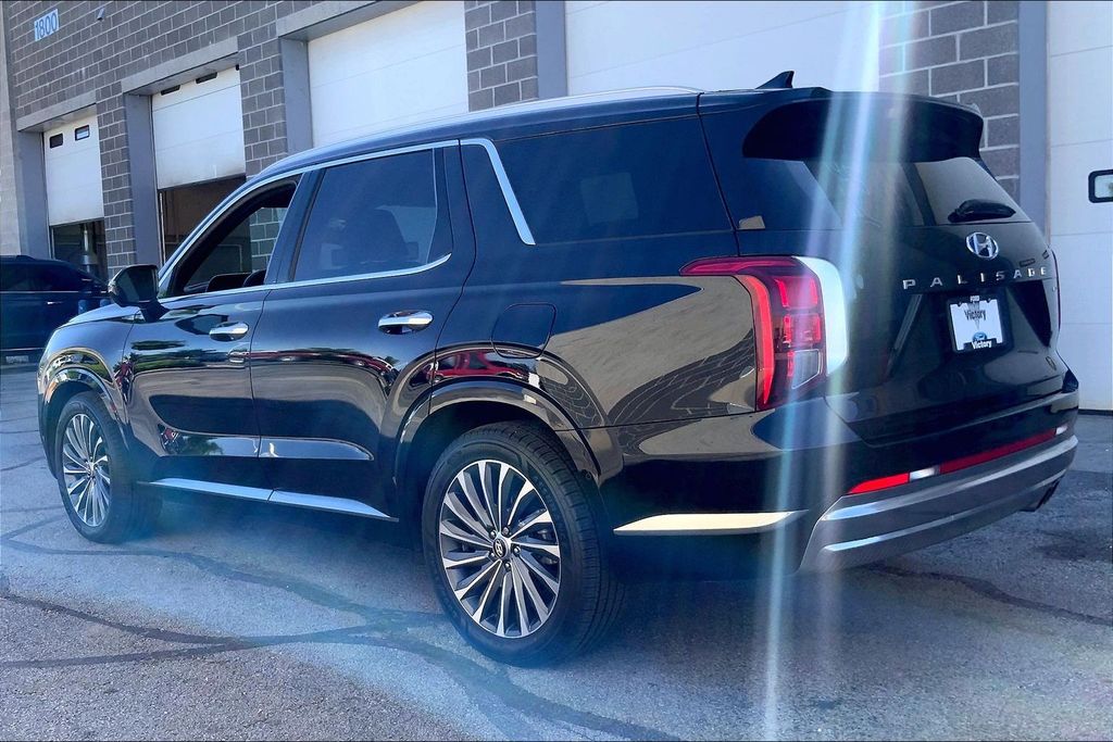 Used 2024 Hyundai Palisade Calligraphy with VIN KM8R7DGEXRU758327 for sale in Kansas City