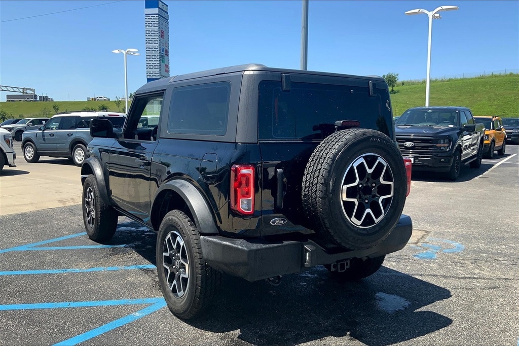 Used 2021 Ford Bronco 2-Door Base with VIN 1FMDE5AH2MLA73682 for sale in Kansas City, KS