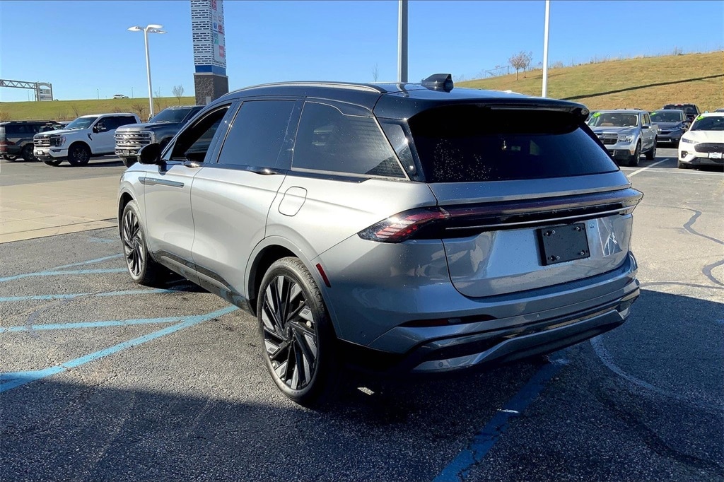 Used 2024 Lincoln Nautilus Reserve with VIN 5LMPJ8KA2RJ816868 for sale in Kansas City