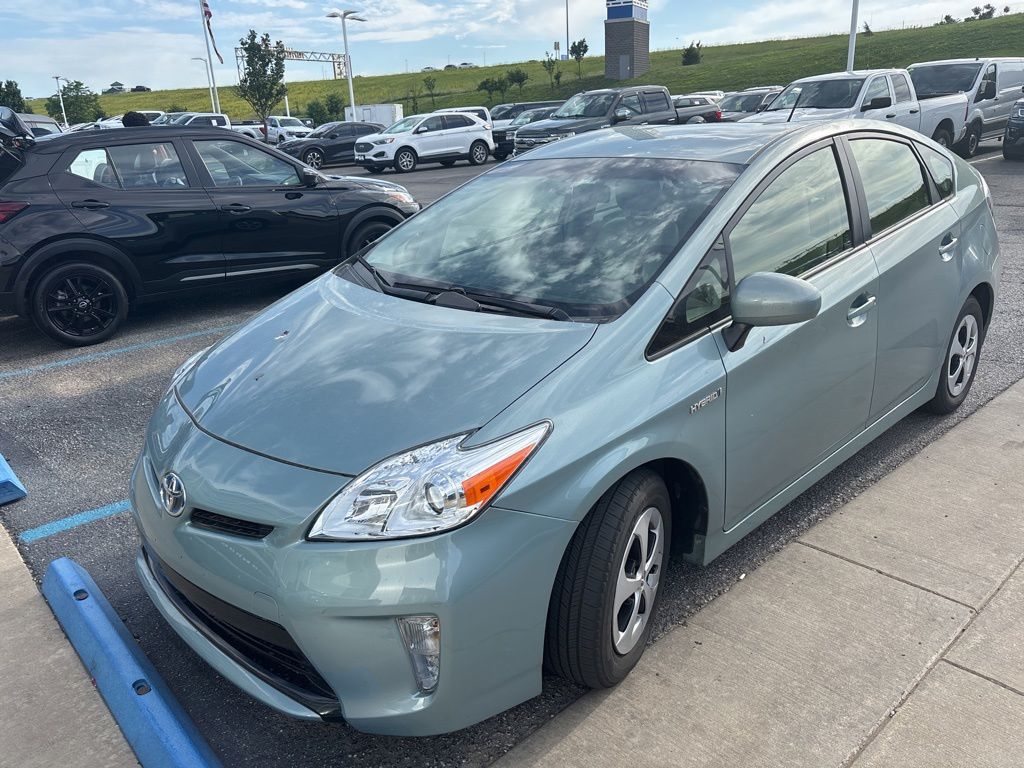 2014 Toyota Prius's photo