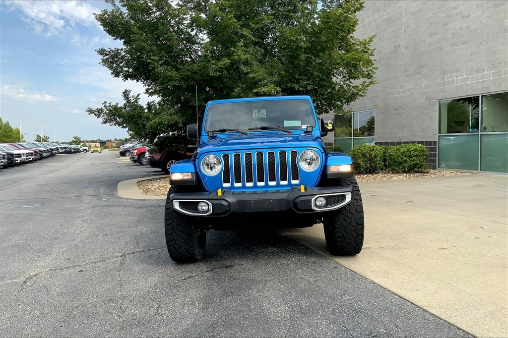 Used 2022 Jeep Wrangler Unlimited Sahara with VIN 1C4HJXEG6NW242519 for sale in Kansas City