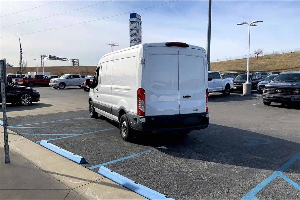 Used 2018 Ford Transit Van Base with VIN 1FTYE2CM0JKA31835 for sale in Kansas City