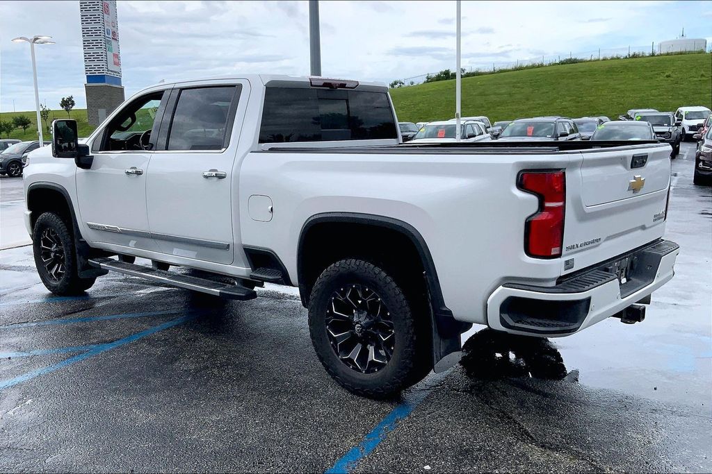 Used 2024 Chevrolet Silverado 3500HD High Country with VIN 1GC4YVEY3RF124781 for sale in Kansas City