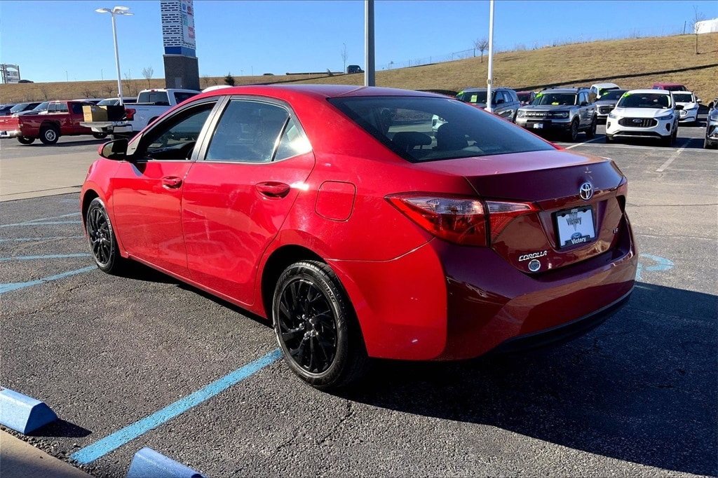 Used 2019 Toyota Corolla LE with VIN 5YFBURHE4KP918506 for sale in Kansas City