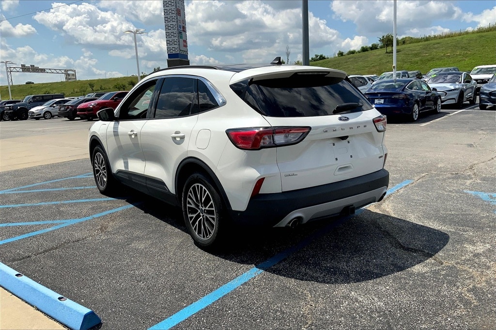 Used 2022 Ford Escape SEL with VIN 1FMCU0KZ5NUA24447 for sale in Kansas City
