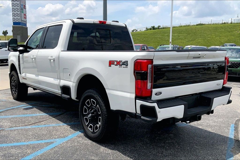 Used 2025 Ford F-350 Super Duty Platinum with VIN 1FT8W3BM4SEC77582 for sale in Kansas City