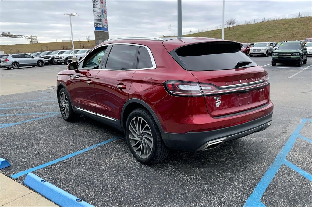 Used 2019 Lincoln Nautilus Reserve with VIN 2LMPJ8L95KBL65716 for sale in Kansas City