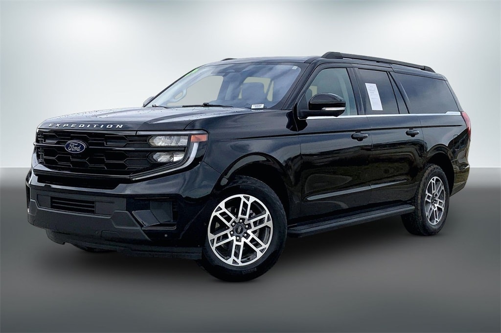 Used 2025 Ford Expedition Active with VIN 1FMJK1J83SEA30202 for sale in Kansas City