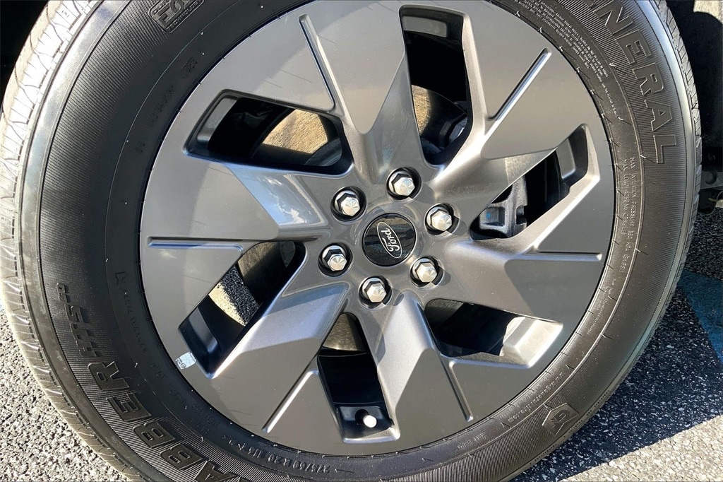 Used 2023 Ford F-150 Lightning Lariat Truck