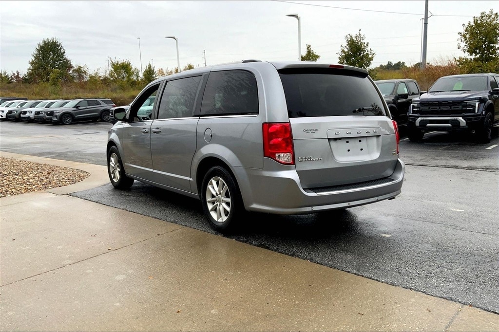 Used 2019 Dodge Grand Caravan SXT with VIN 2C4RDGCG3KR734976 for sale in Kansas City