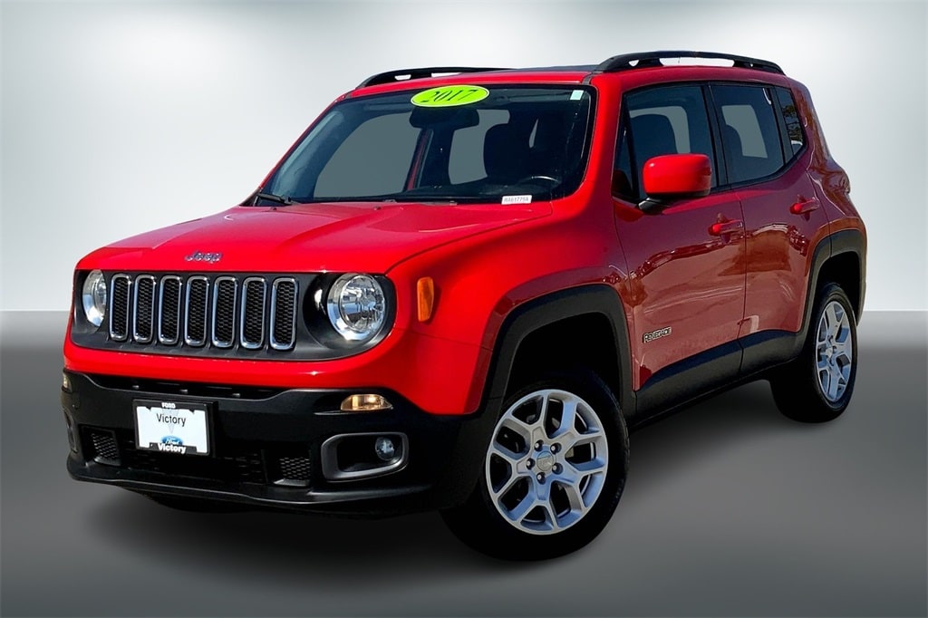 Used 2017 Jeep Renegade Latitude with VIN ZACCJBBB7HPE45216 for sale in Kansas City