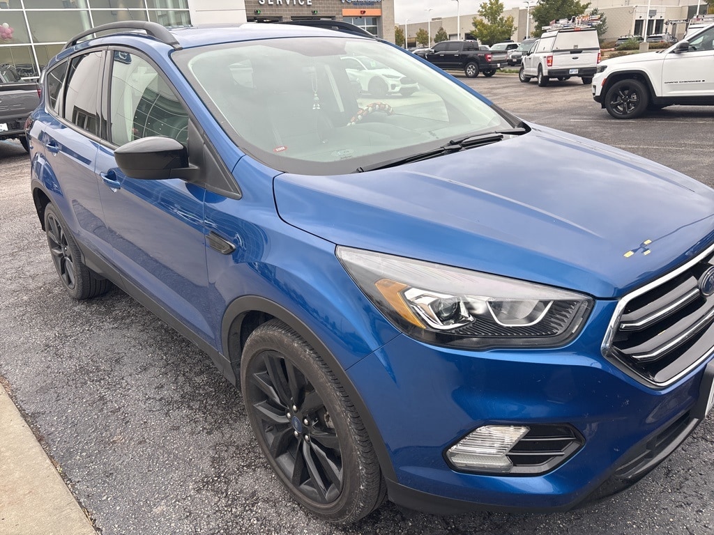 Used 2019 Ford Escape SE with VIN 1FMCU0GD3KUC03742 for sale in Kansas City