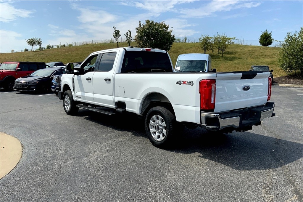 Used 2024 Ford F-250 Super Duty XLT with VIN 1FT7W2BT2RED13406 for sale in Kansas City