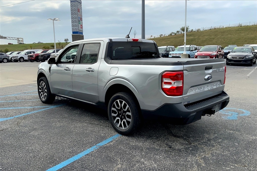 Used 2022 Ford Maverick Lariat with VIN 3FTTW8E3XNRA45077 for sale in Kansas City