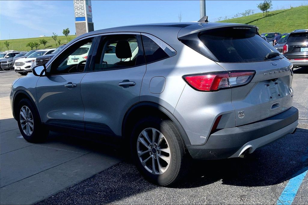 Used 2021 Ford Escape SE with VIN 1FMCU9G60MUA49841 for sale in Kansas City