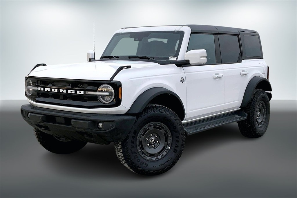 New 2025 Ford Bronco Outer Banks SUV