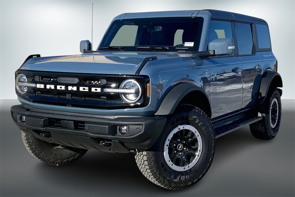 New 2025 Ford Bronco Outer Banks SUV