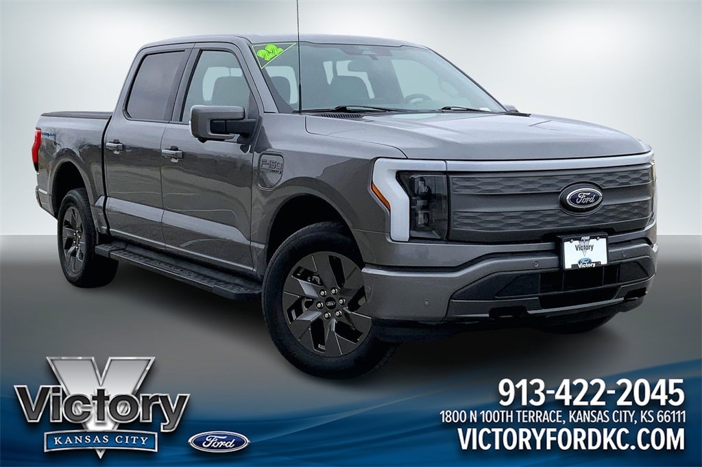 2022 Ford F-150 Lightning Lariat's photo
