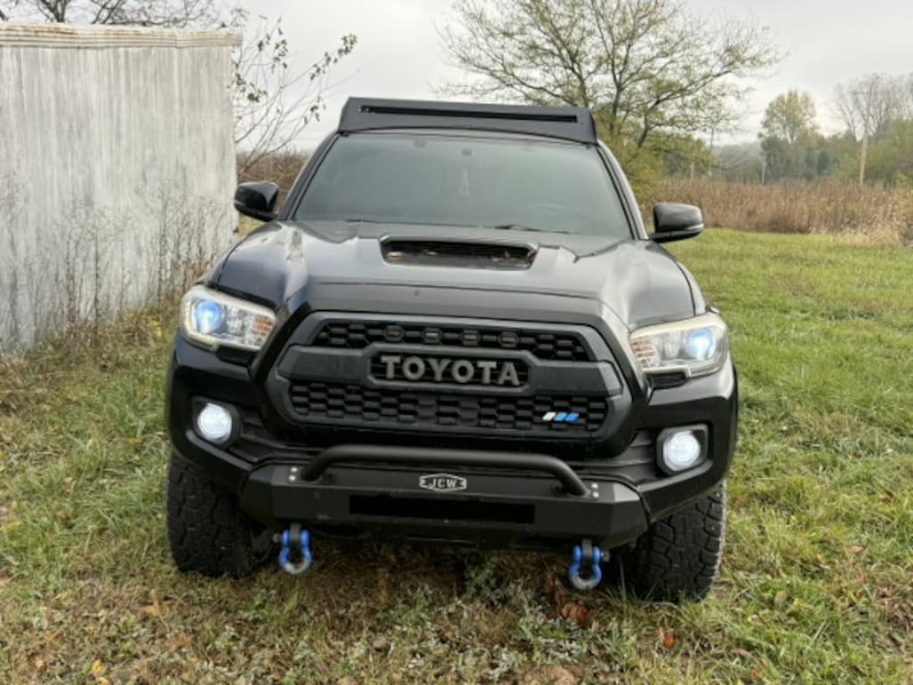 Used 2016 Toyota Tacoma TRD Off-Road Truck