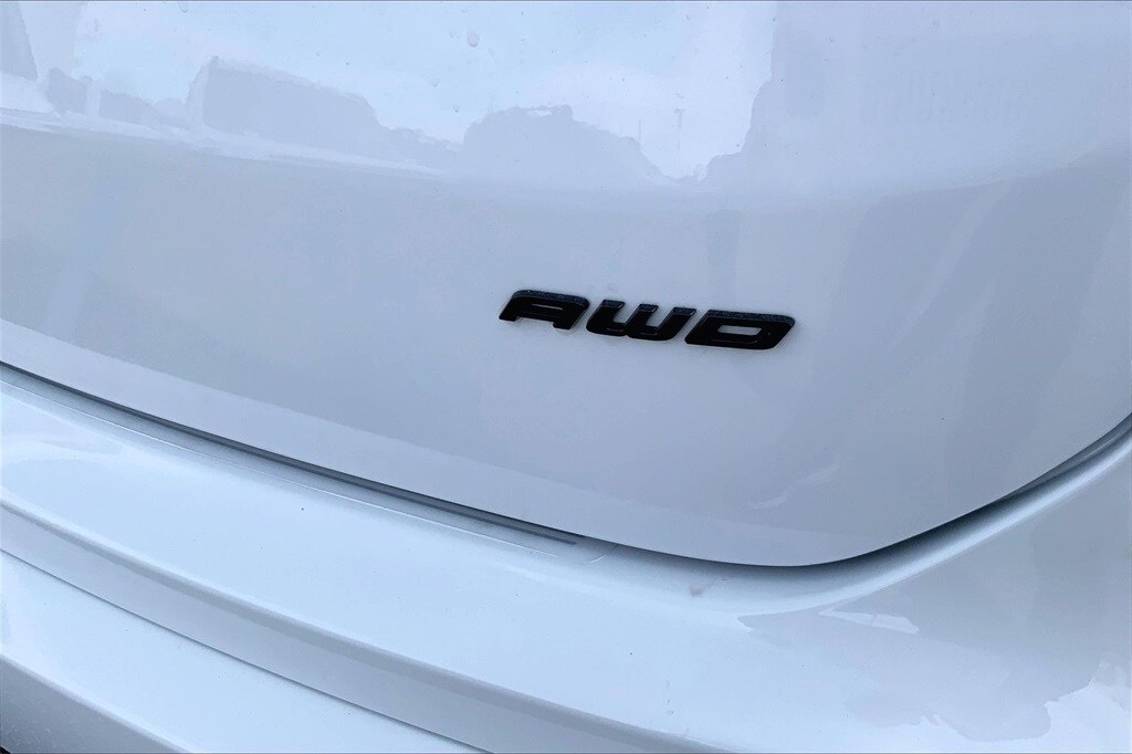 Used 2024 Ford Edge SE SUV