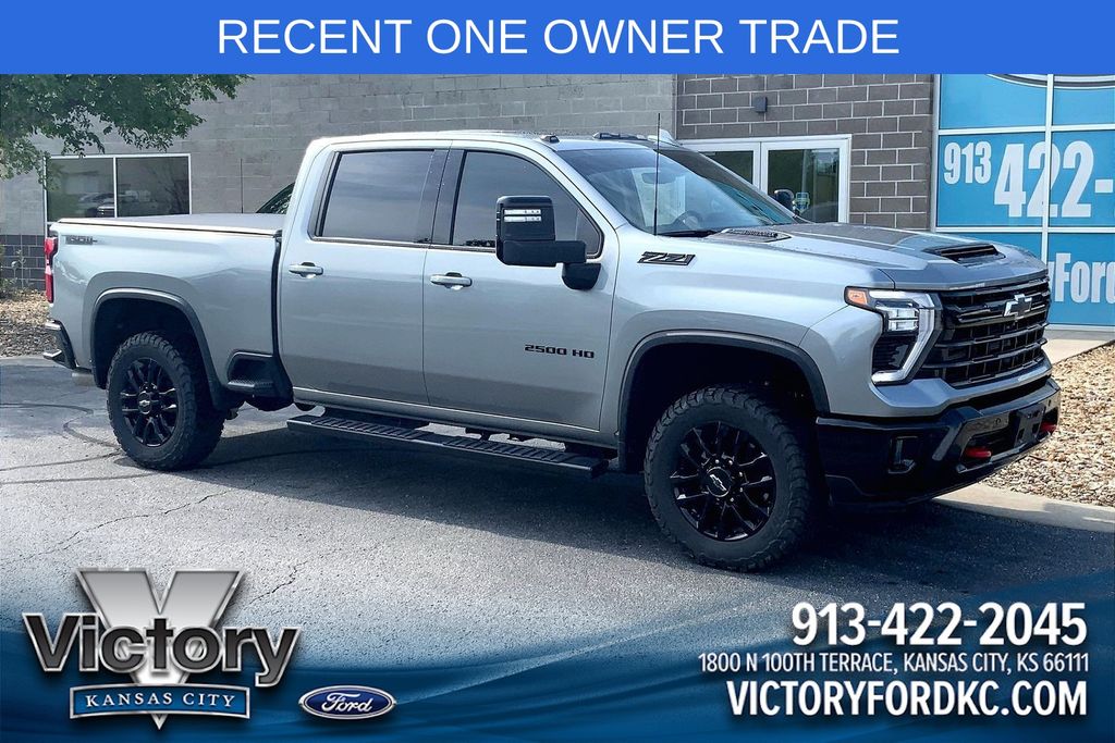 2025 Chevrolet Silverado HD LTZ 4WD Crew Cab Standard Box's photo