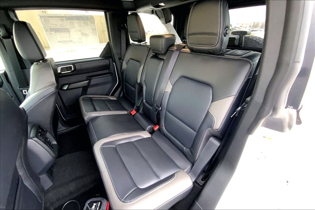 2025 Ford Bronco 4-Door Outer Banks - Photo 10