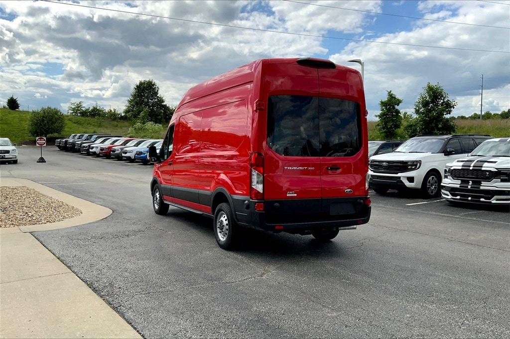 Used 2024 Ford Transit Van Base with VIN 1FTBW2XG8RKA30371 for sale in Kansas City