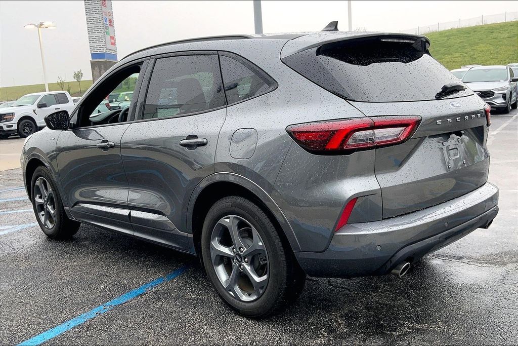 Used 2024 Ford Escape ST-Line with VIN 1FMCU0MN0RUB49226 for sale in Kansas City