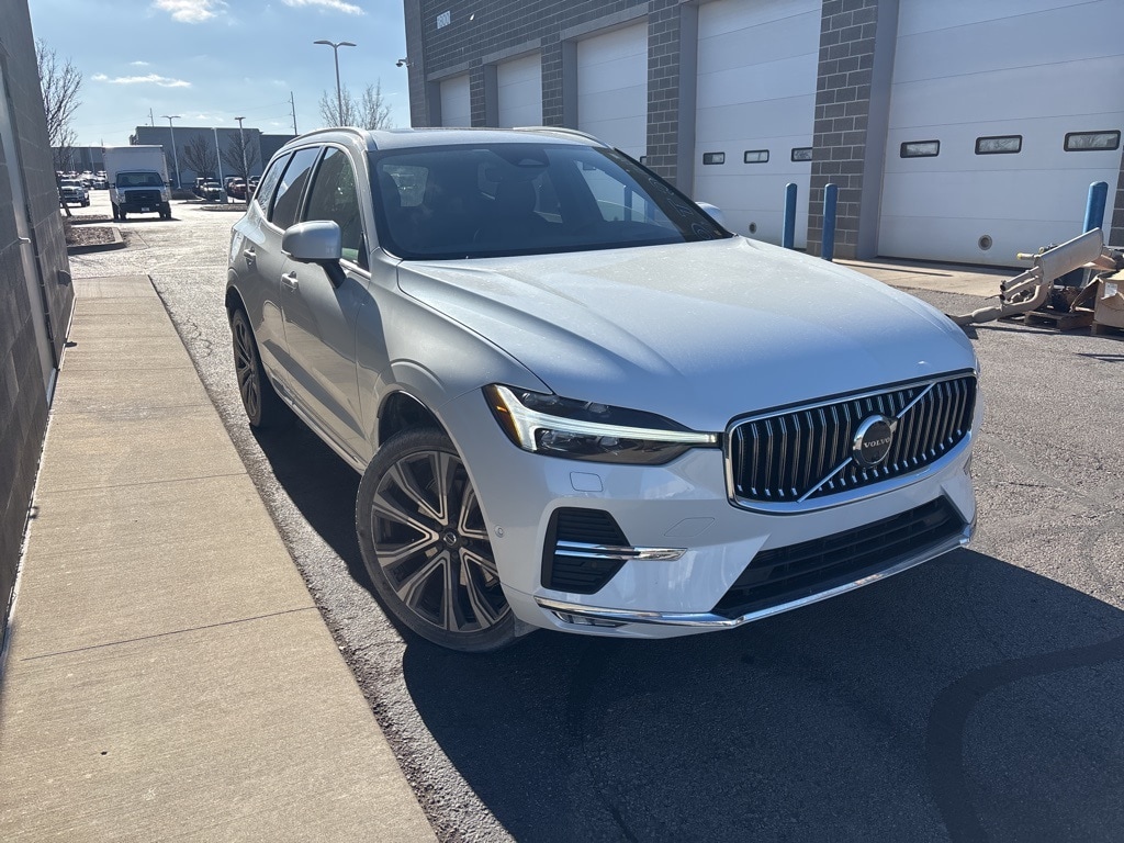 2023 Volvo XC60 Ultimate's photo
