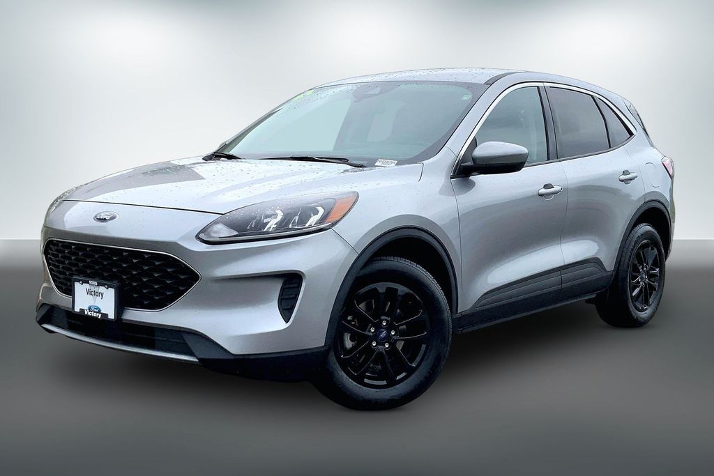 Used 2021 Ford Escape SE with VIN 1FMCU9G60MUA49841 for sale in Kansas City