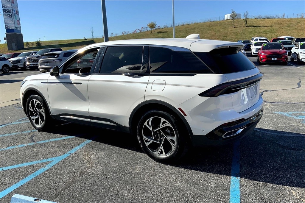 Used 2024 Lincoln Nautilus Premiere with VIN 5LMPJ8J4XRJ861763 for sale in Kansas City