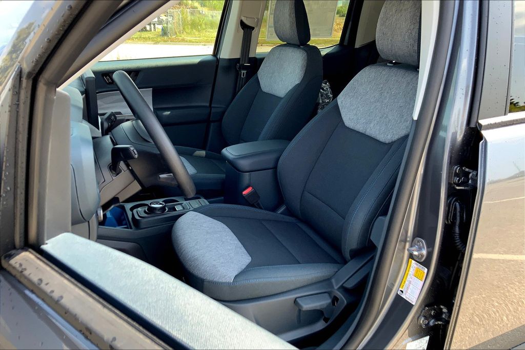 2025 Ford Maverick XLT - Photo 9