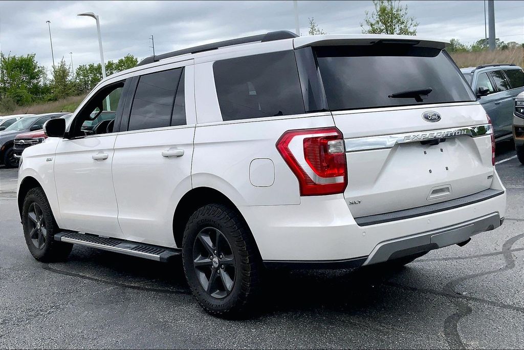 Used 2019 Ford Expedition XLT with VIN 1FMJU1JT9KEA40327 for sale in Kansas City