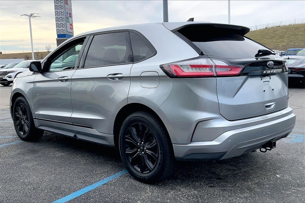 Used 2022 Ford Edge SE with VIN 2FMPK4G96NBA27077 for sale in Kansas City