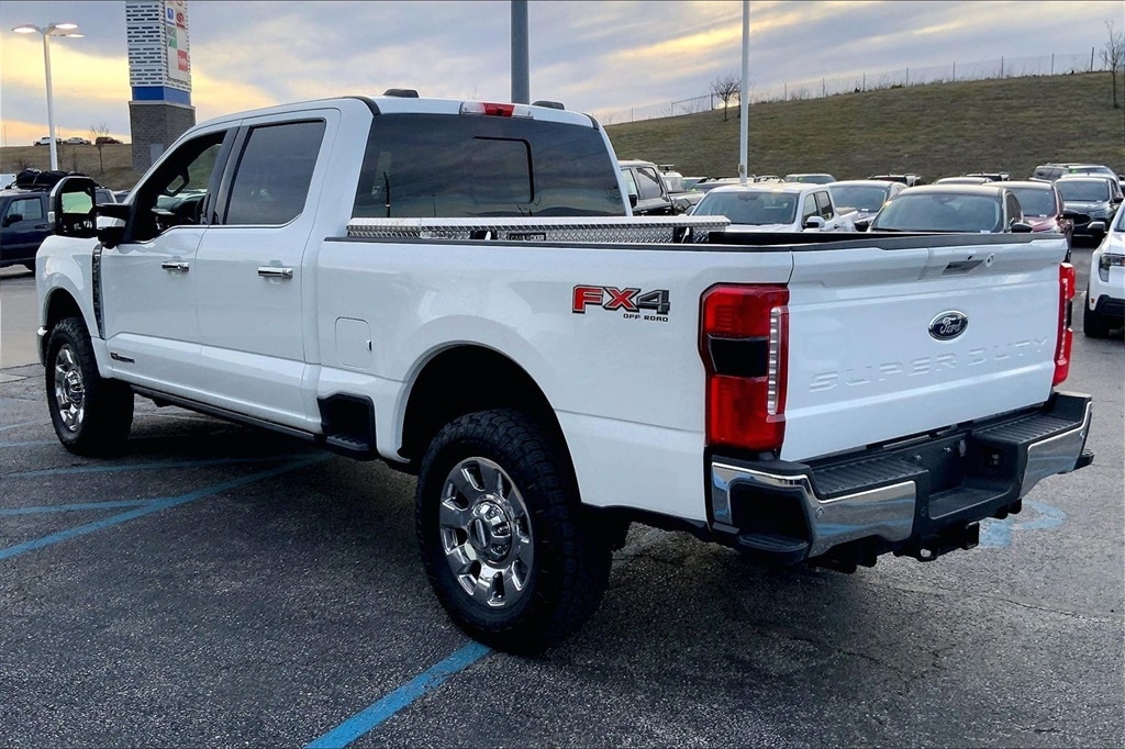 Used 2024 Ford F-250 Super Duty Lariat with VIN 1FT8W2BT5RED41611 for sale in Kansas City