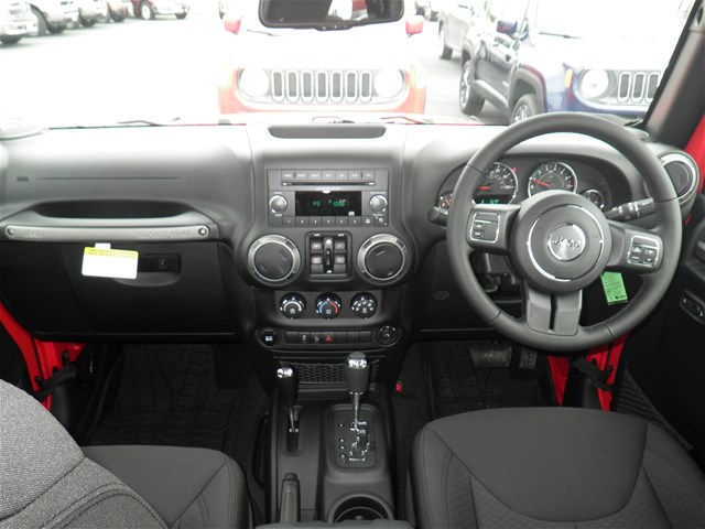 640 × 480