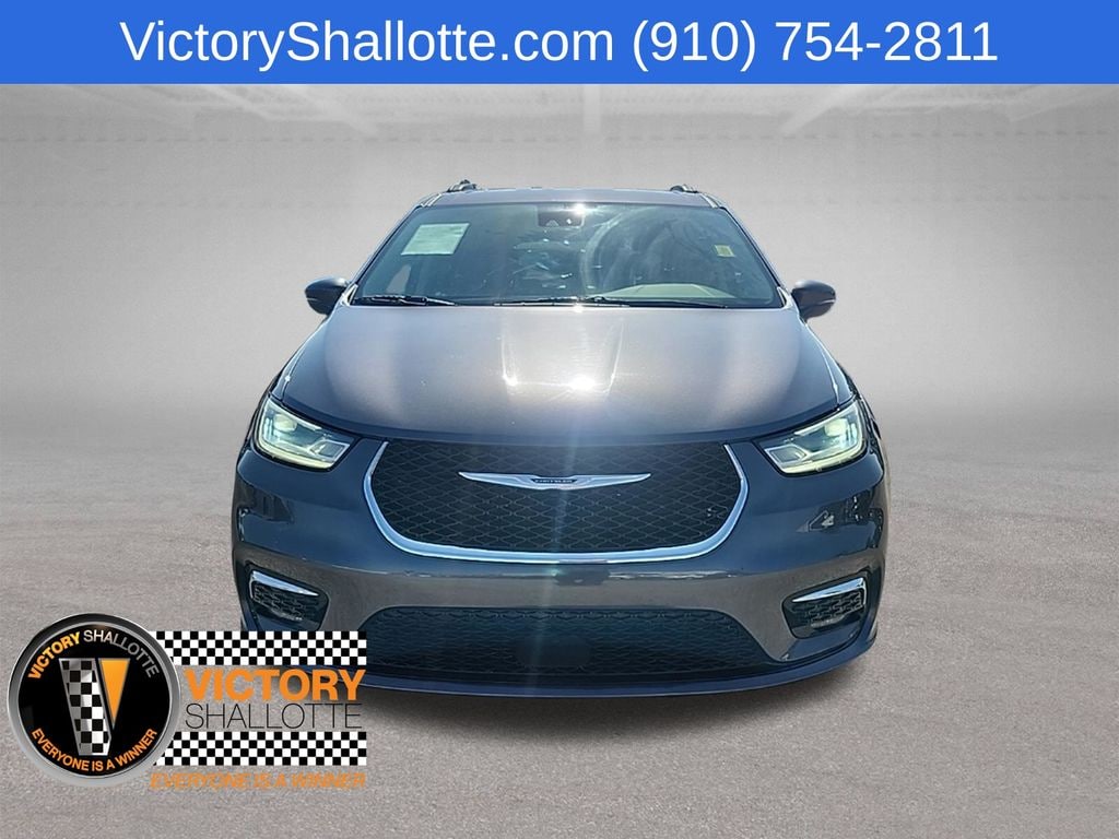 Certified 2022 Chrysler Pacifica Touring L Van Passenger Van