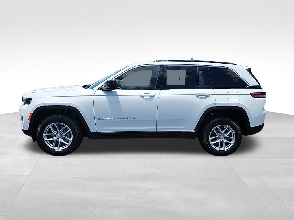 2025 Jeep Grand Cherokee Laredo X photo 4