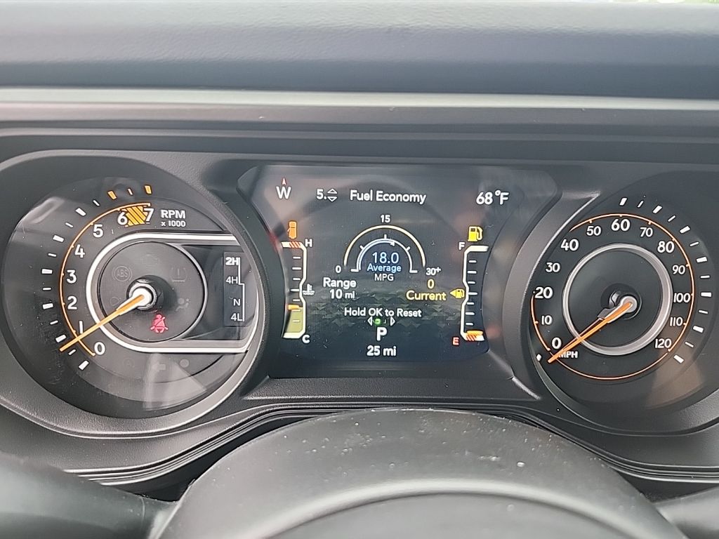 2025 Jeep Wrangler 4-Door Sahara - Photo 28