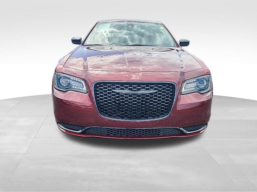 2023 Chrysler 300 Touring photo 2
