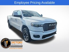 2026 Ram 1500 LARAMIE CREW CAB 4X4 5'7 BOX Pickup