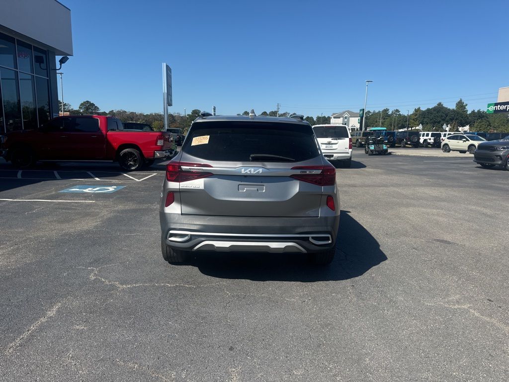 2022 Kia Seltos EX photo 3