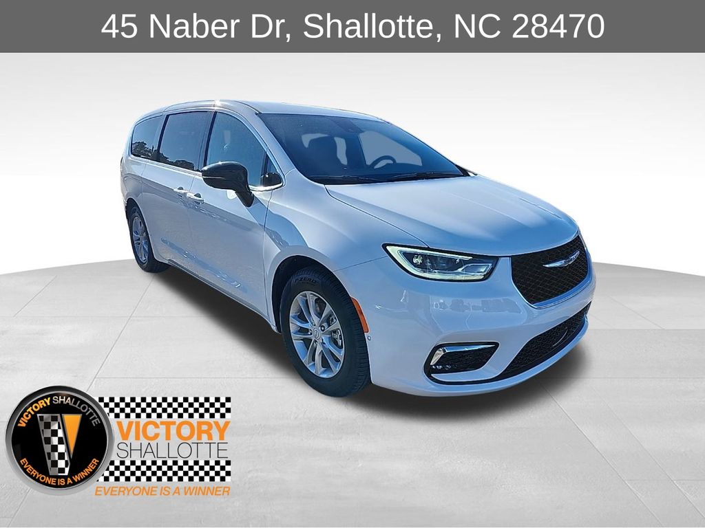 2026 Chrysler Pacifica Passenger Van 