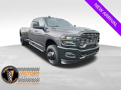 2025 Ram 3500 TRADESMAN CREW CAB 4X4 8' BOX Pickup