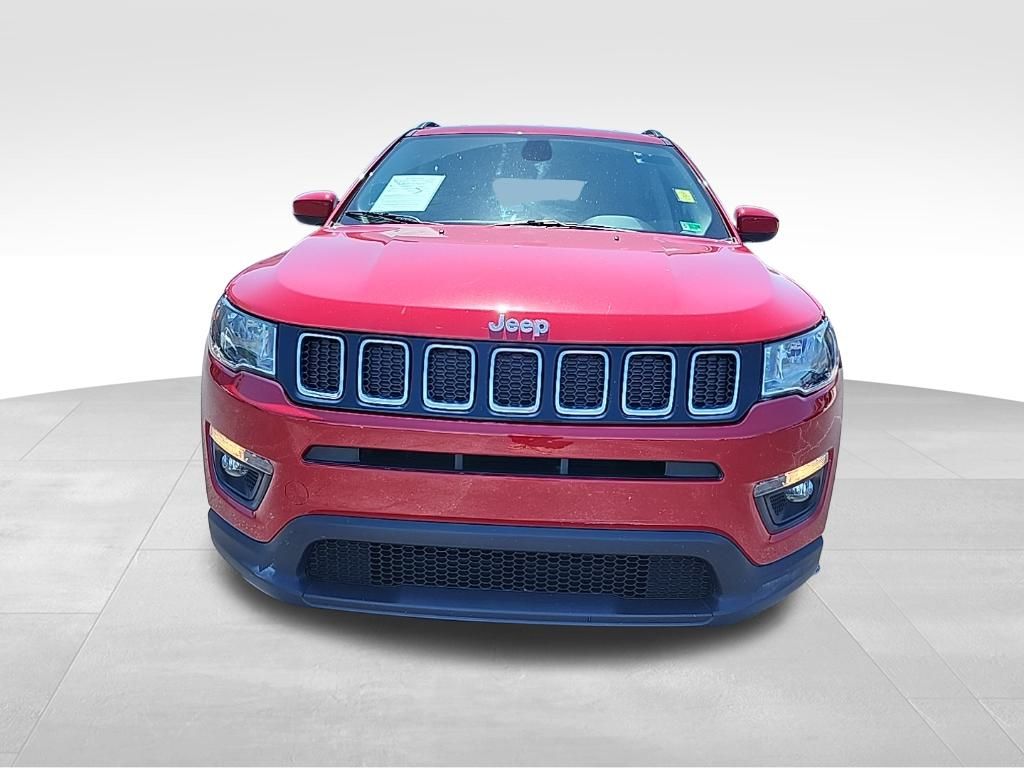 2018 Jeep Compass Latitude photo 2