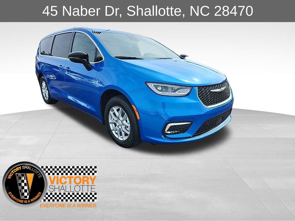 2026 Chrysler Pacifica Passenger Van 