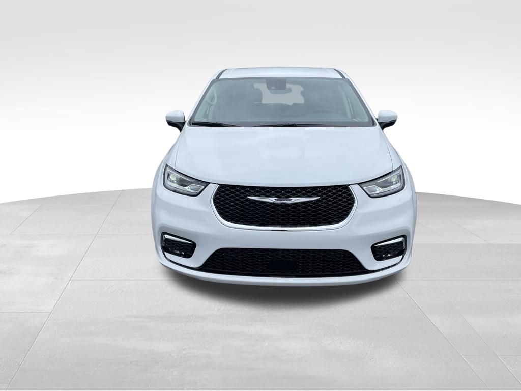 2023 Chrysler Pacifica Hybrid Touring L photo 2