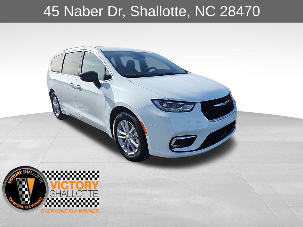 2026 Chrysler Pacifica Passenger Van 