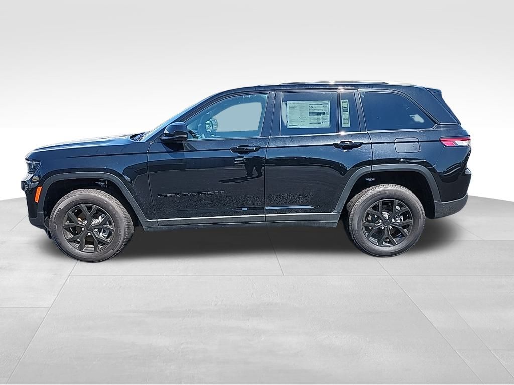 2025 Jeep Grand Cherokee Altitude photo 2